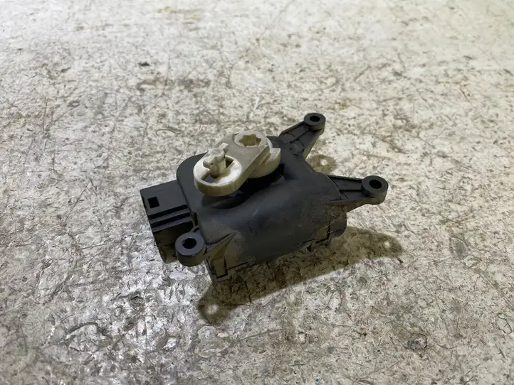 Volkswagen Golf V (2003 - 2009) 0132801340 Двигатель задвижки потока воздуха — фото 3