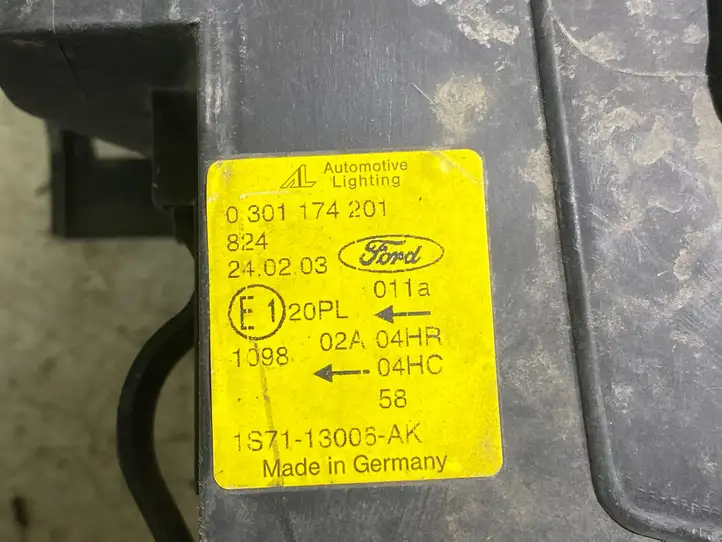 Ford Mondeo Mk III (2000 - 2007) 1S7113006AK Передняя фара — фото 2
