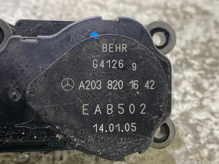 Mercedes-Benz C W203 (2000 - 2007) A2038201642 Двигатель задвижки потока воздуха — фото 1
