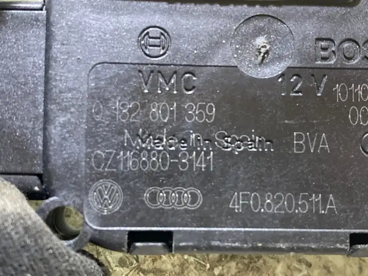 Audi A6 S6 C6 4F (2004 - 2008) 4F0820511A Двигатель задвижки потока воздуха — фото 3