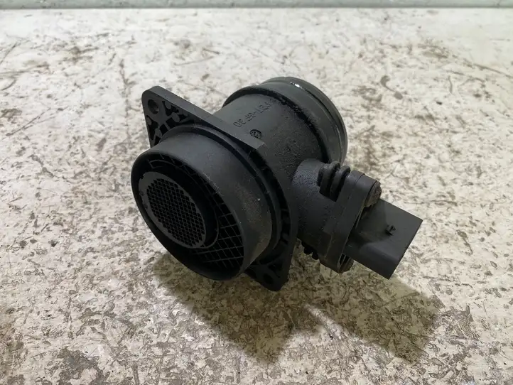Volkswagen Golf V (2003 - 2009) 038906461B Датчик массового расхода воздуха — фото 2