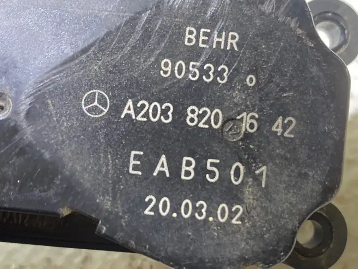 Mercedes-Benz C W203 (2000 - 2007) A2038201642 Двигатель задвижки потока воздуха — фото 3