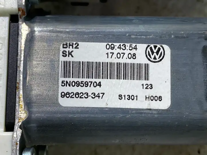 Volkswagen Tiguan (2011 - 2016) 5N0959704 Стеклоподъемник задней двери — фото 3