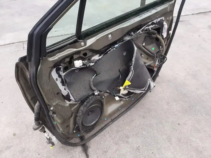 Subaru Outback (BS) (2014 - 2019) Дверь — фото 2