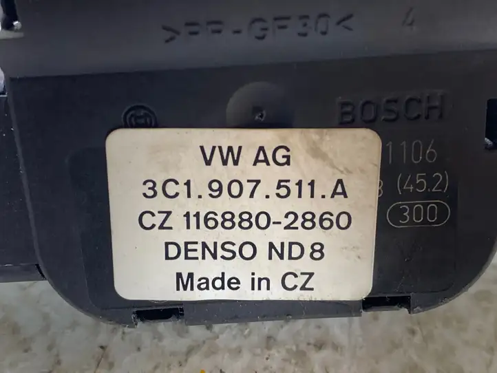 Volkswagen PASSAT B6 (2005 - 2010) 3C1907511A Двигатель задвижки потока воздуха — фото 3