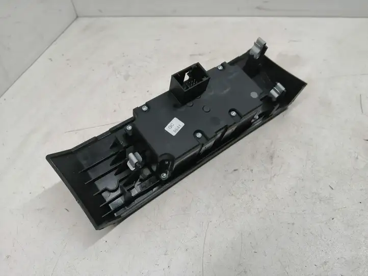 BMW 5 E60 E61 (2004 - 2010) 6988565 Включатель фонарей — фото 4
