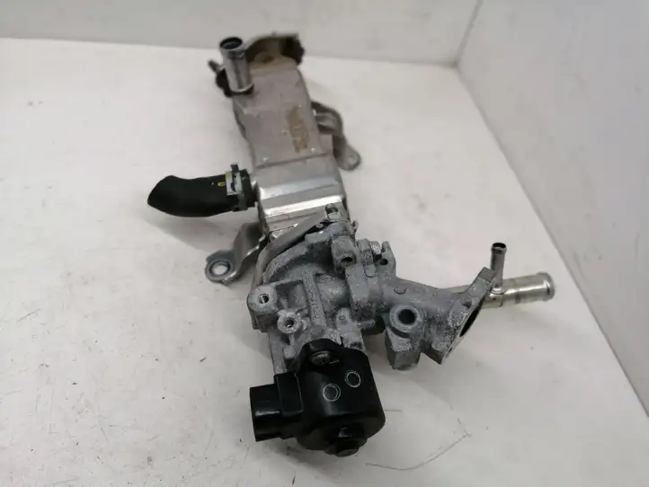Toyota Auris E180 (2012 - 2018) 2560137010B Охладитель клапана EGR — фото 2