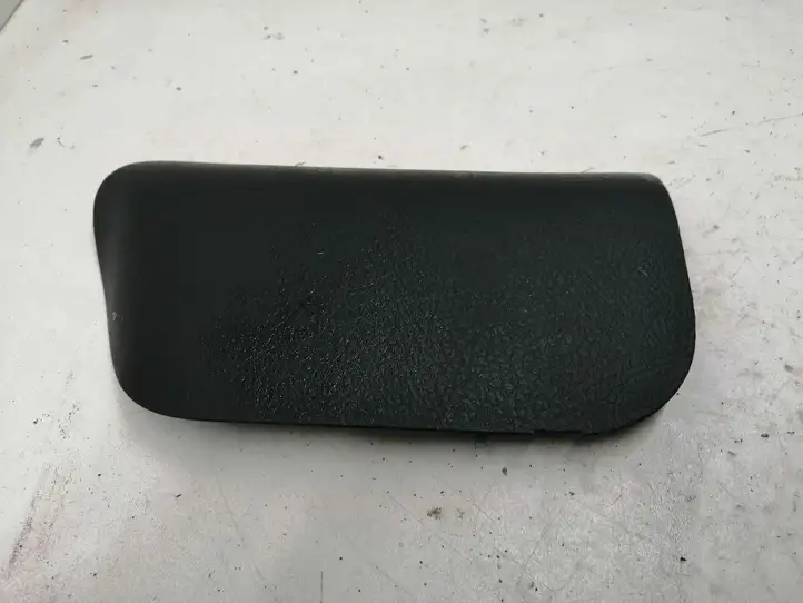 Toyota Yaris (2014 - 2019) 587320D040 Прочая отделка багажника — фото 1
