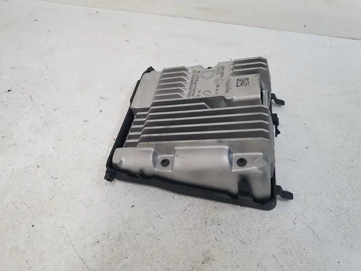 Toyota Yaris (2014 - 2019) 881810D030 Камера в лобовом стекле — фото 3