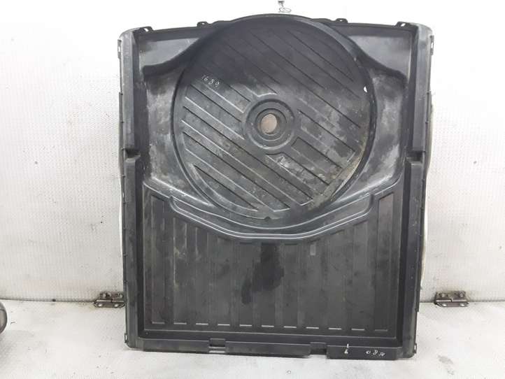 Audi A4 (2004 - 2009)  8E9864106 Отделка отсека запасного колеса