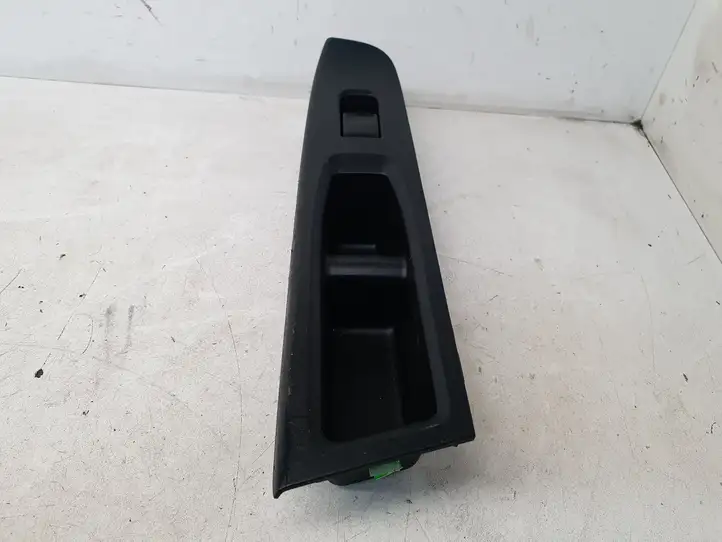 Toyota Yaris (2014 - 2019) 742310D700 Блок кнопок стеклоподъемников — фото 1