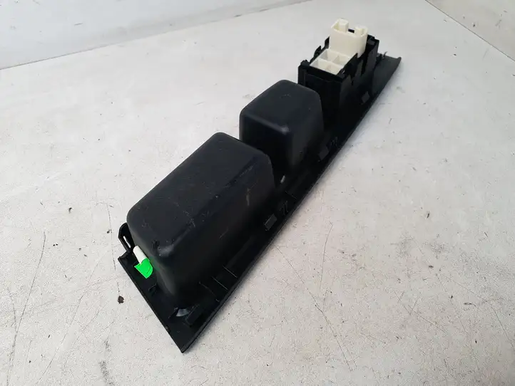Toyota Yaris (2014 - 2019) 742310D700 Блок кнопок стеклоподъемников — фото 5