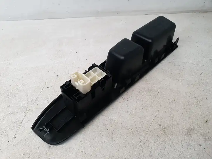 Toyota Yaris (2014 - 2019) 742310D700 Блок кнопок стеклоподъемников — фото 6