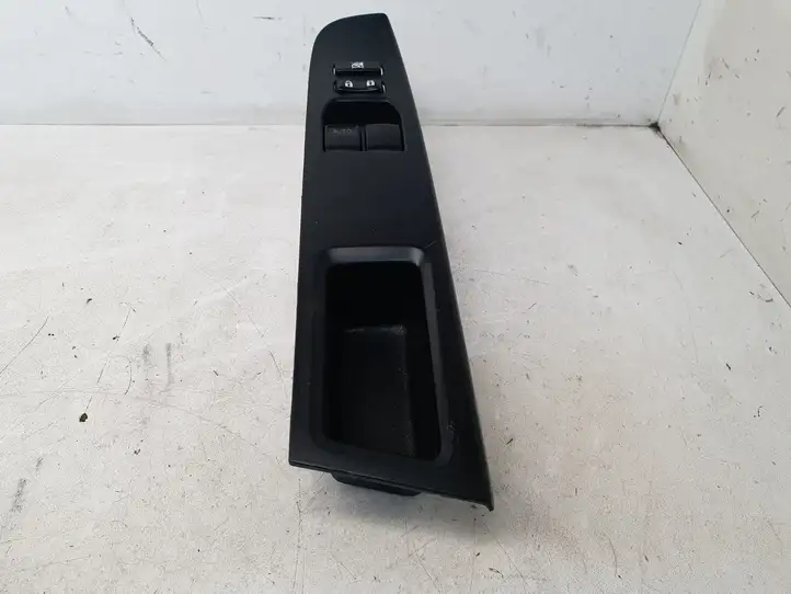 Toyota Yaris (2014 - 2019) 742320D680 Блок кнопок стеклоподъемников — фото 1