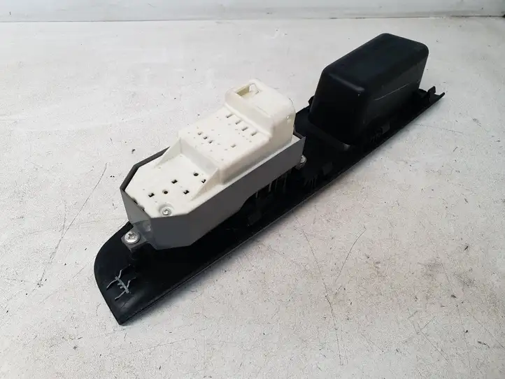Toyota Yaris (2014 - 2019) 742320D680 Блок кнопок стеклоподъемников — фото 6