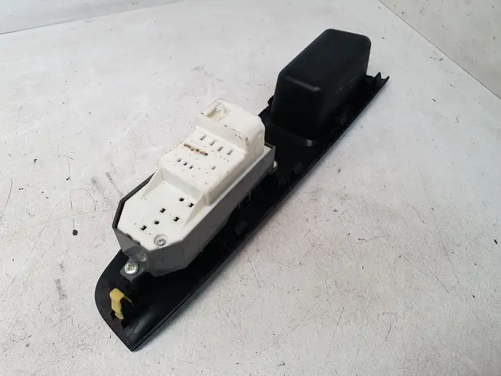 Toyota Yaris (2014 - 2019) 742320D680 Блок кнопок стеклоподъемников — фото 6