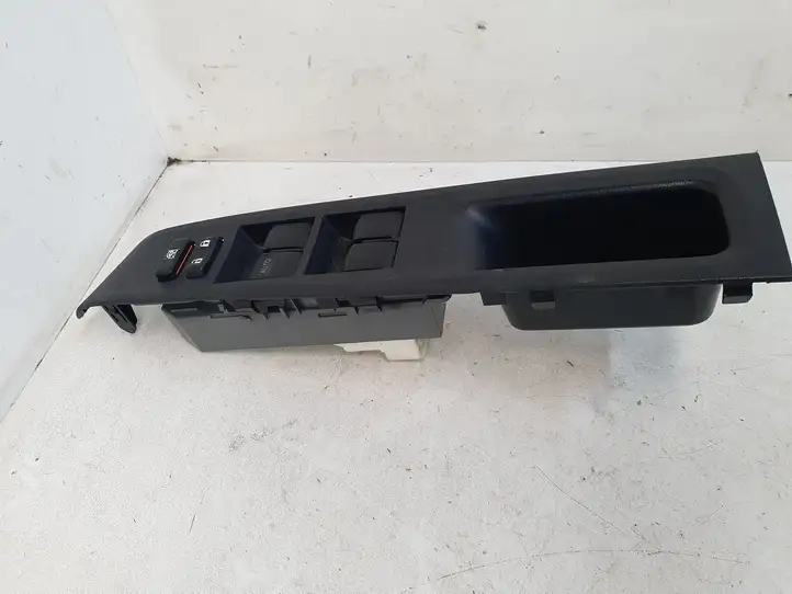 Toyota Yaris (2014 - 2019) 742320D340 Блок кнопок стеклоподъемников — фото 4
