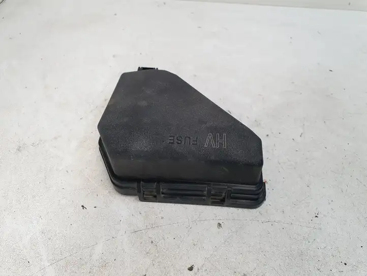 Toyota Yaris (2014 - 2019) 8266252791 Крышка ящика предохранителей — фото 2