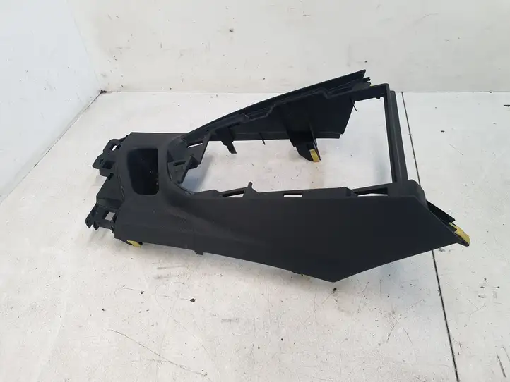 Toyota Auris E180 (2012 - 2018) 5883402010 Другая деталь консоли (туннеля) — фото 5