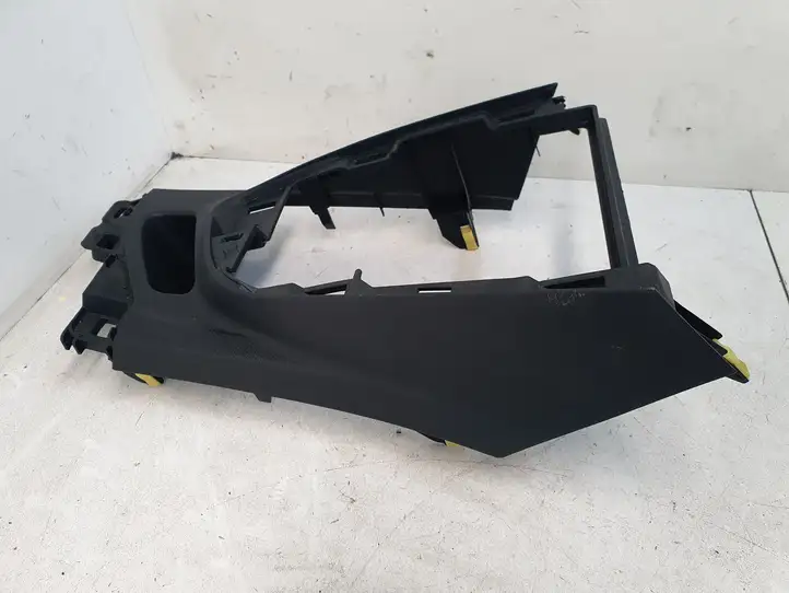 Toyota Auris E180 (2012 - 2018) 5883402010 Другая деталь консоли (туннеля) — фото 4