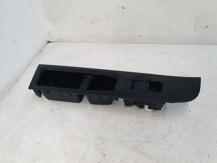 Toyota Yaris (2014 - 2019) 742310D700 Блок кнопок стеклоподъемников — фото 5