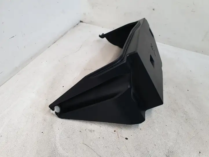 Toyota Prius (XW30) (2009 - 2015) 5842702010 Прочая отделка багажника — фото 2