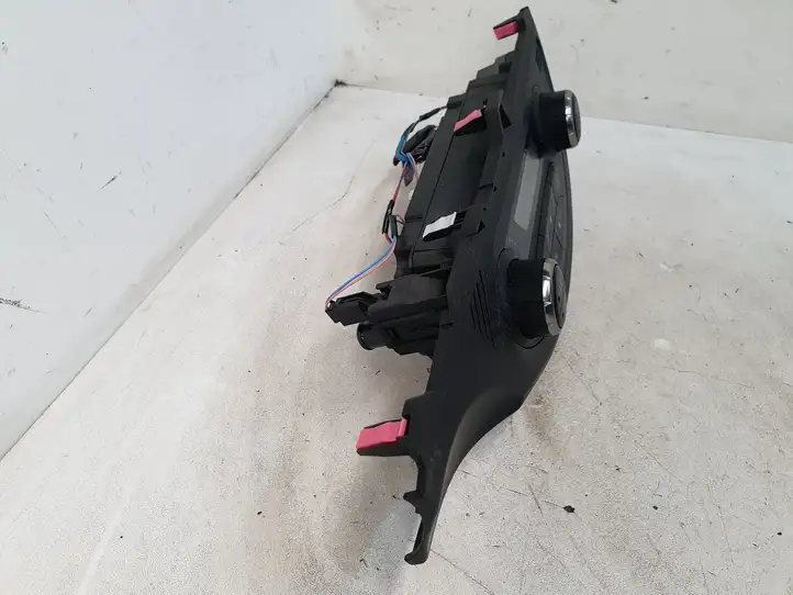 Toyota Yaris (2014 - 2019) 75F206 Блок управления климат-контролем — фото 2