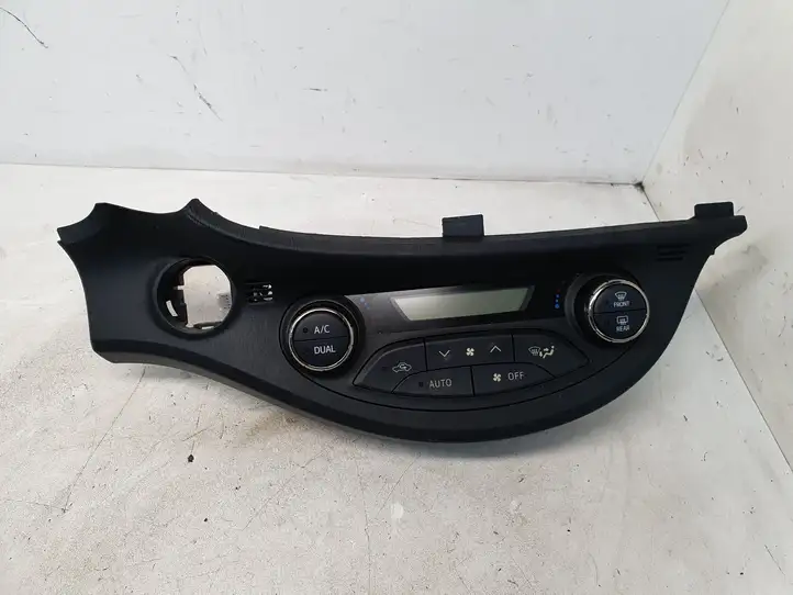Toyota Yaris (2014 - 2019) 75F206 Блок управления климат-контролем — фото 1