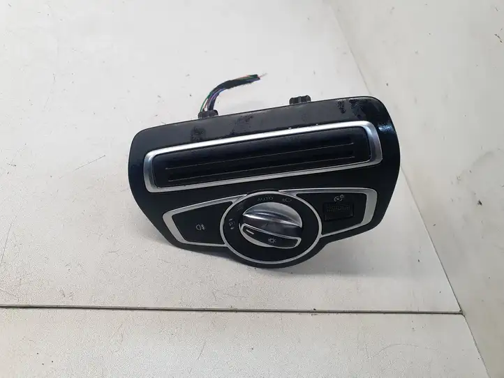 Mercedes-Benz C W205 (2014 - 2021) A2059051810 Включатель фонарей — фото 1
