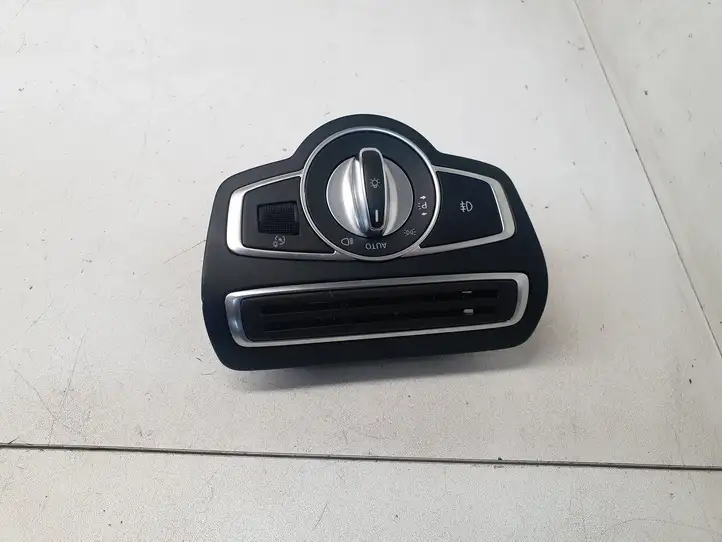 Mercedes-Benz C W205 (2014 - 2021) A2059051810 Включатель фонарей — фото 6
