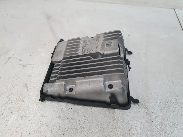 Toyota Auris E180 (2012 - 2018) 8818102030 Камера в лобовом стекле — фото 5