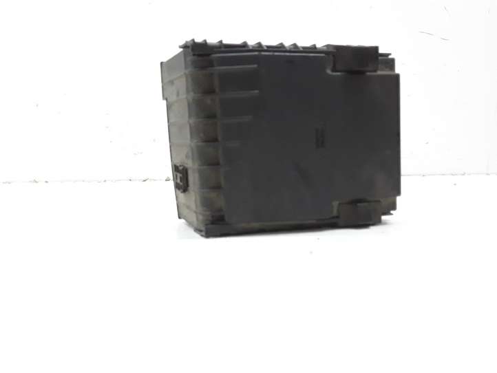 Volkswagen Golf Plus (2004 - 2008)  1K0937132F Крышка ящика предохранителей