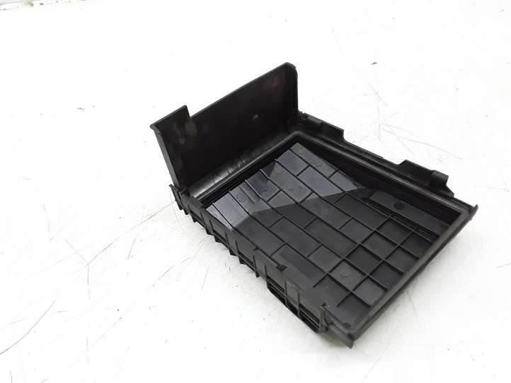 Volkswagen Golf Plus (2004 - 2008)  1K0937132F Крышка ящика предохранителей