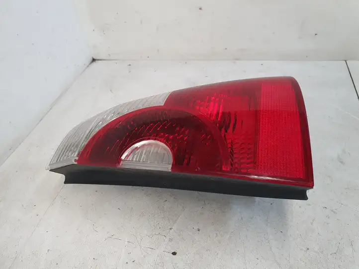 BMW X3 E83 (2003 - 2010) 63216990170 Задний фонарь в кузове — фото 2