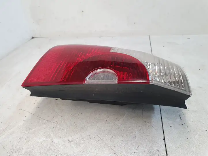 BMW X3 E83 (2003 - 2010) 63216990169 Задний фонарь в кузове — фото 2