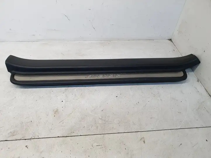 Toyota Avensis T250 (2006 - 2009) 6791405050 Внутренняя отделка переднего порога — фото 1