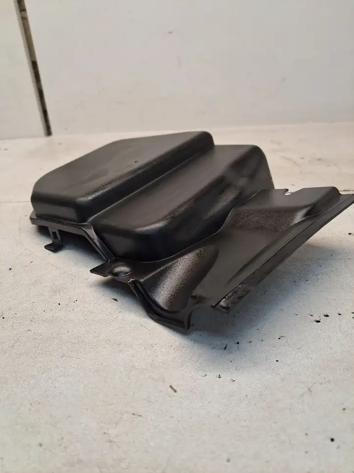 BMW 3 E90 E91 (2005 - 2012) 6431692501712692501715677210 Крышка микрофильтра воздуха — фото 4
