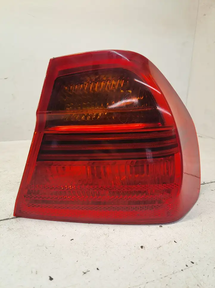 BMW 3 E90 E91 (2005 - 2012) 6937458 Задний фонарь в кузове — фото 1