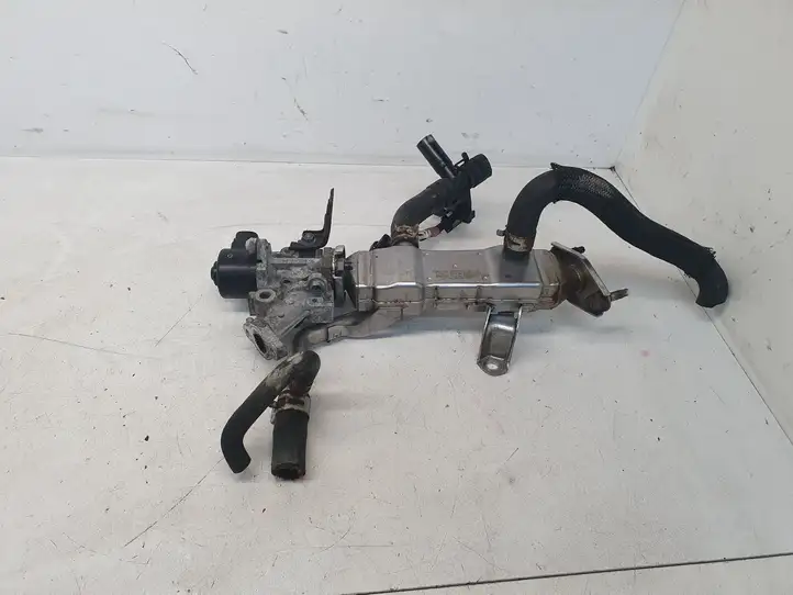 Toyota Auris E180 (2012 - 2018) 2560137010 Охладитель клапана EGR — фото 1
