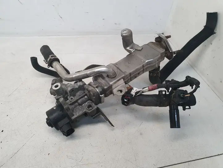 Toyota Auris E180 (2012 - 2018) 2560137010 Охладитель клапана EGR — фото 4