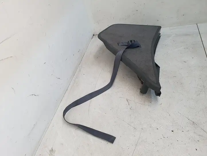 Toyota Prius (XW20) (2003 - 2009) 5841747010 Прочая отделка багажника — фото 2