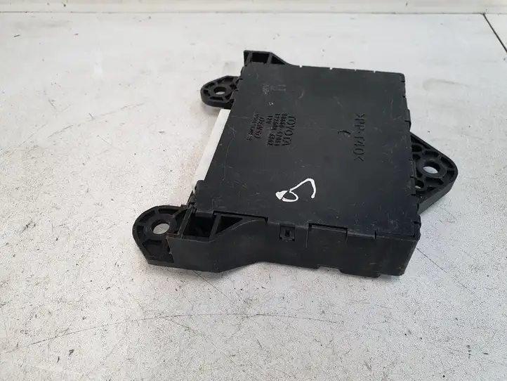 Toyota Prius (XW20) (2003 - 2009) 8865047051 Прочие блоки управления — фото 5