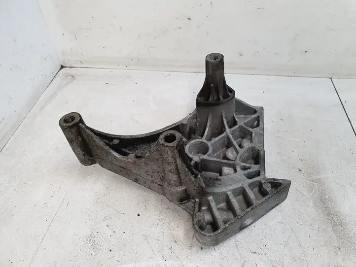 Audi A3/S3 8P (2004 - 2008) 06F199207Q Кронштейн двигателя — фото 3