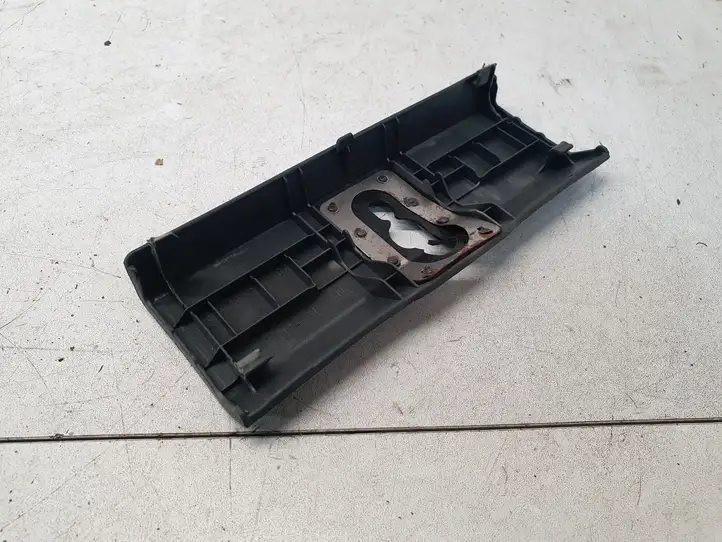Toyota Prius (XW20) (2003 - 2009) 6471847010 Прочая отделка багажника — фото 5