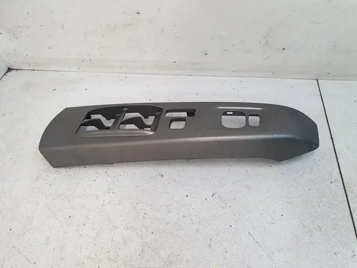 Toyota Prius (XW20) (2003 - 2009) 7423247070 Накладка кнопки стеклоподъемника — фото 5