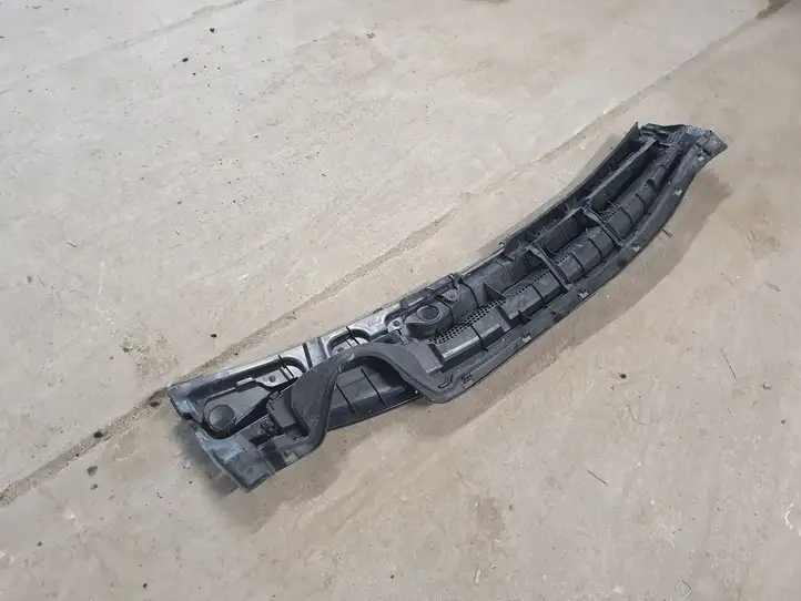 Toyota Prius (XW30) (2009 - 2015) 5578147090 Жабо стеклоочистителей — фото 5