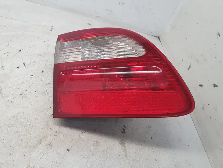 Mercedes-Benz E W211 (2002 - 2009) A2118201364 Задний фонарь в крышке багажника — фото 4