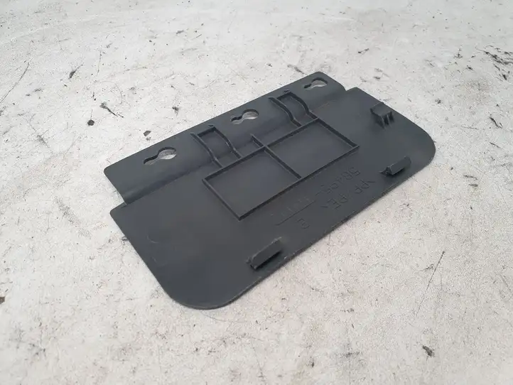 Toyota Prius (XW20) (2003 - 2009) 5849547101 Прочая отделка багажника — фото 2