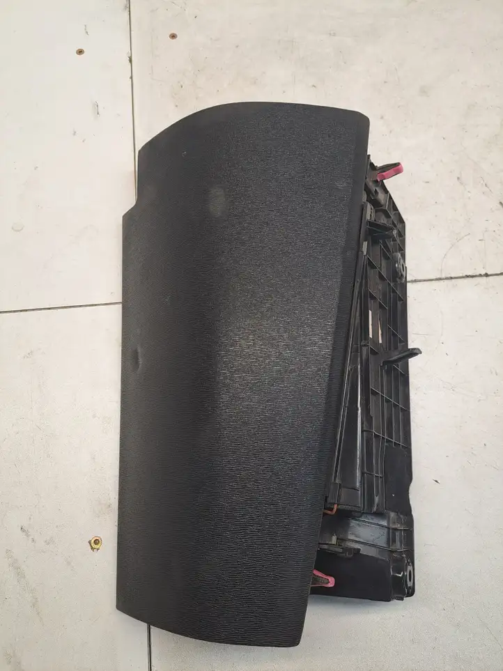 Toyota Prius (XW20) (2003 - 2009) 5553147050 Крышка бардачка — фото 1