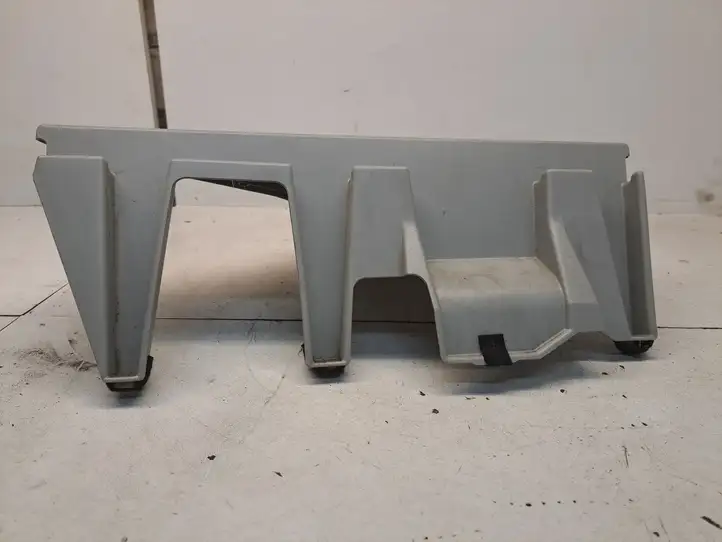 Toyota Prius (XW30) (2009 - 2015) 58490470405849047040584904704050 Прочая отделка багажника — фото 3